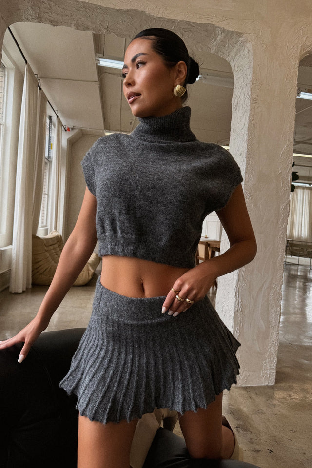 Load image into Gallery viewer, Anslie Turtle Neck Crop Top - Grey

