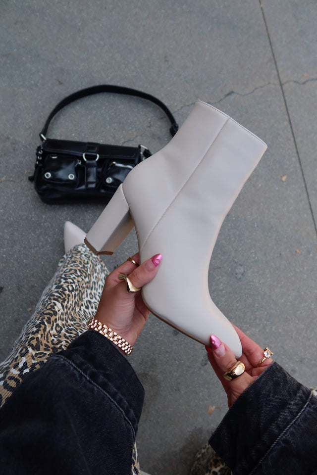 Load image into Gallery viewer, Social Season Block Heel Ankle Boots - Bone
