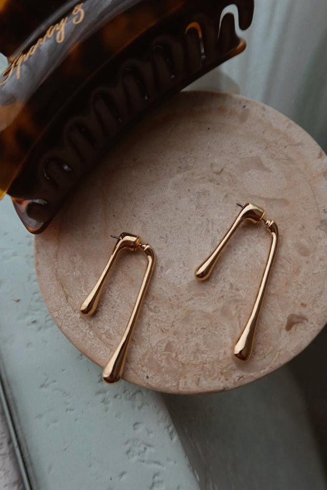 Load image into Gallery viewer, Nalina Abstract Statement Earring - Gold
