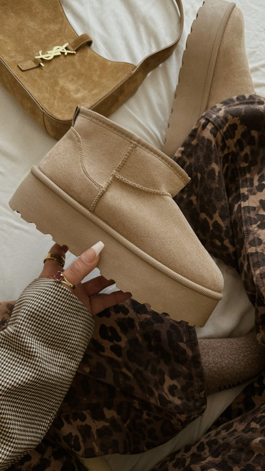 Load image into Gallery viewer, Willow Platform Ankle Boots - Nude
