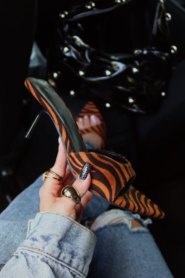 Load image into Gallery viewer, Myra Mid Heel Mules - Tiger
