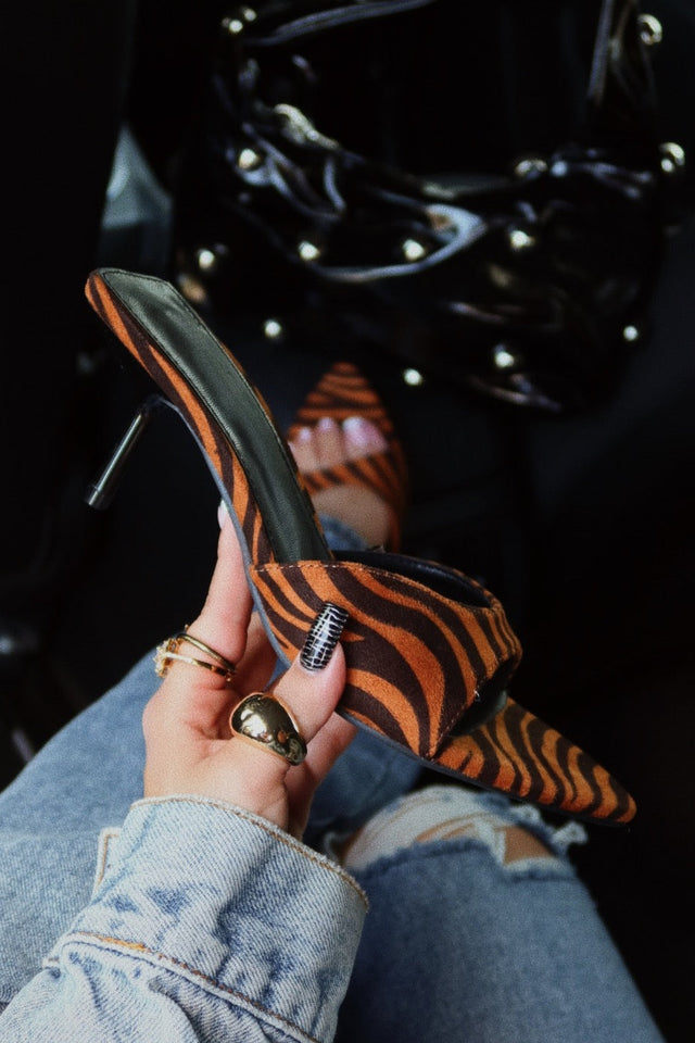 Load image into Gallery viewer, Myra Mid Heel Mules - Tiger

