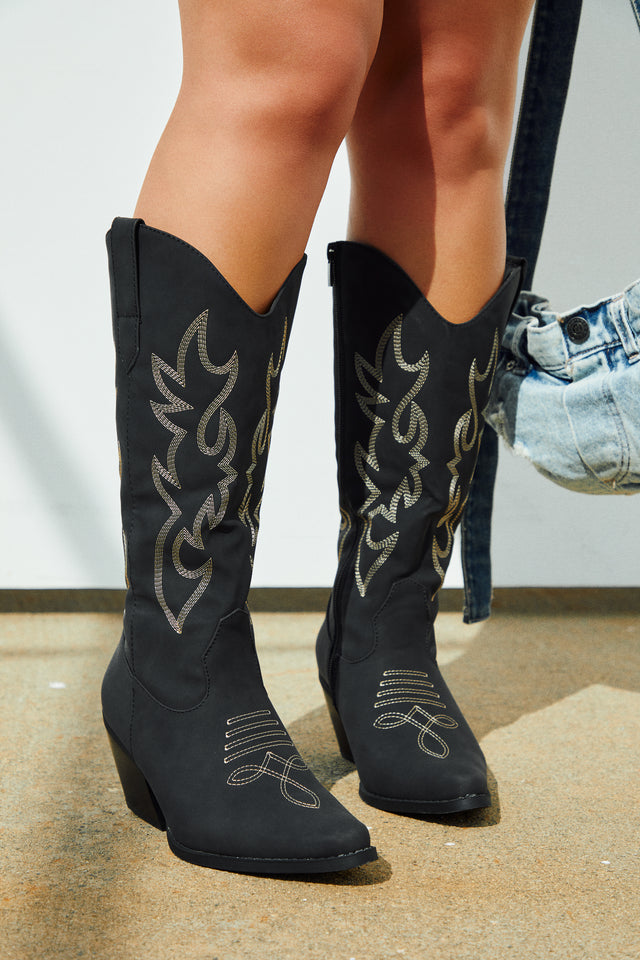 Load image into Gallery viewer, Black Cowgirl Boots Worn By Female Model
