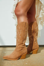 Load image into Gallery viewer, Women Wearing Tan Cowgirl Boots
