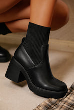 Load image into Gallery viewer, Addie Block Heel Ankle Boots - Black
