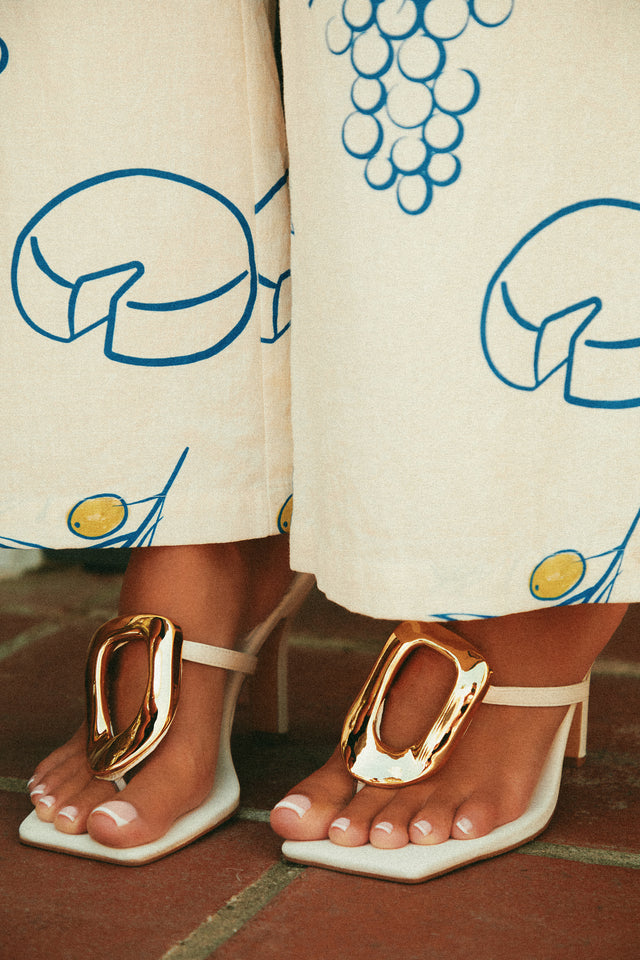 Load image into Gallery viewer, Adonna Thong Strap Mule Heels - Cream ** LEAVE PRIVATE ** SENDING BACK TO COMPANY ** 10/3

