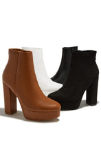 Load image into Gallery viewer, Oaklynn Platform Ankle Boots - Tan
