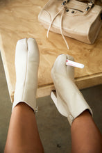 Load image into Gallery viewer, Alura Toe Split Block Heel Ankle Boots - Bone
