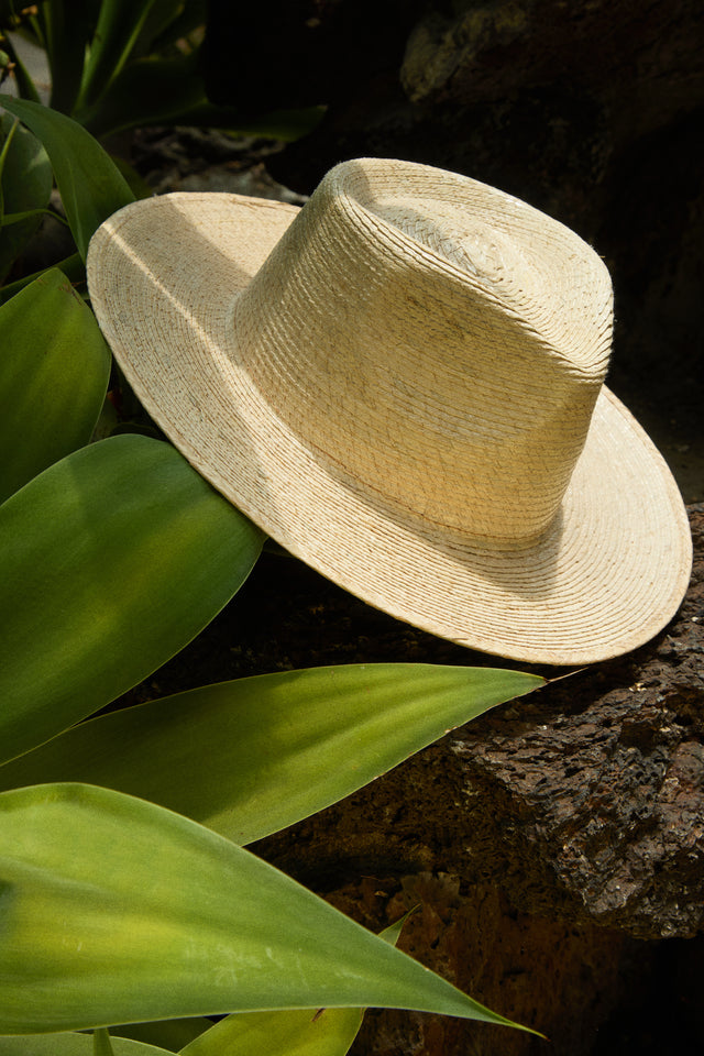 Load image into Gallery viewer, Amenya Palm Leaf Straw Hat - Natural
