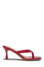Load image into Gallery viewer, Angelie Mid Heel Thong Mules - Red Patent
