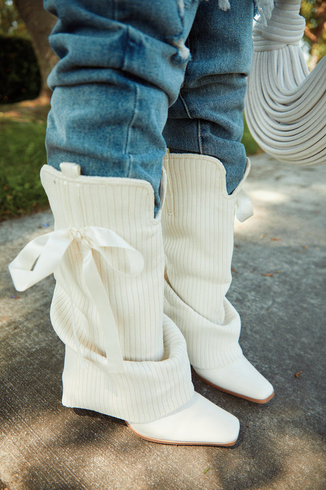 Load image into Gallery viewer, Annalee Below The Knee Slouch Boots - Cream
