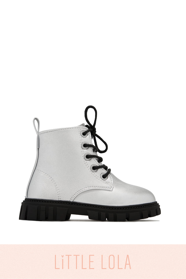 Girls lace up black boots 2025