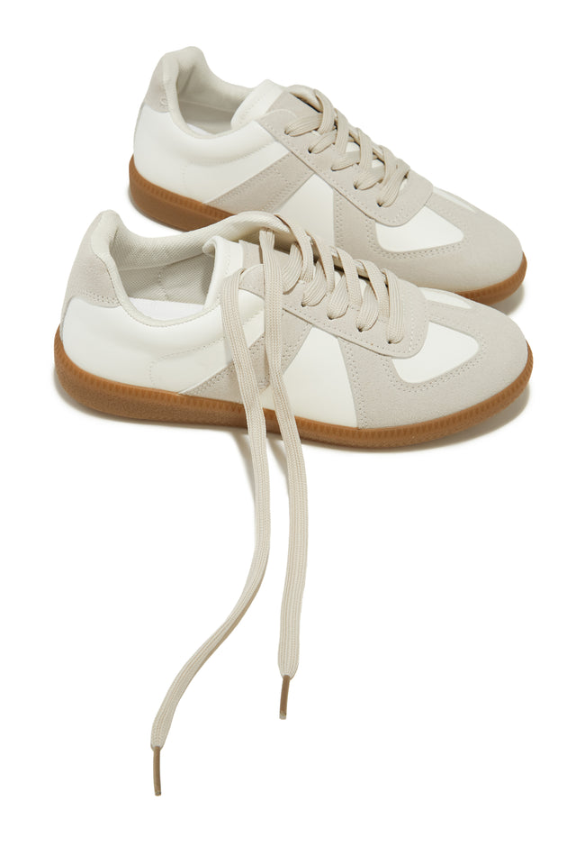 Load image into Gallery viewer, Weekend Beige Lace Up Sneakers
