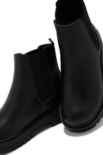 Load image into Gallery viewer, Nicolo Pull On Chelsea Boots - Black
