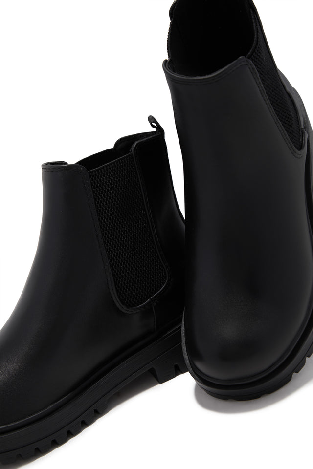 Load image into Gallery viewer, Nicolo Pull On Chelsea Boots - Black
