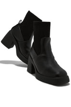 Load image into Gallery viewer, Black Chunky Heel Platform Boots
