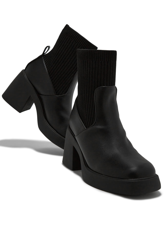 Load image into Gallery viewer, Black Chunky Heel Platform Boots
