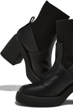 Load image into Gallery viewer, Black Chunky Heel Booties
