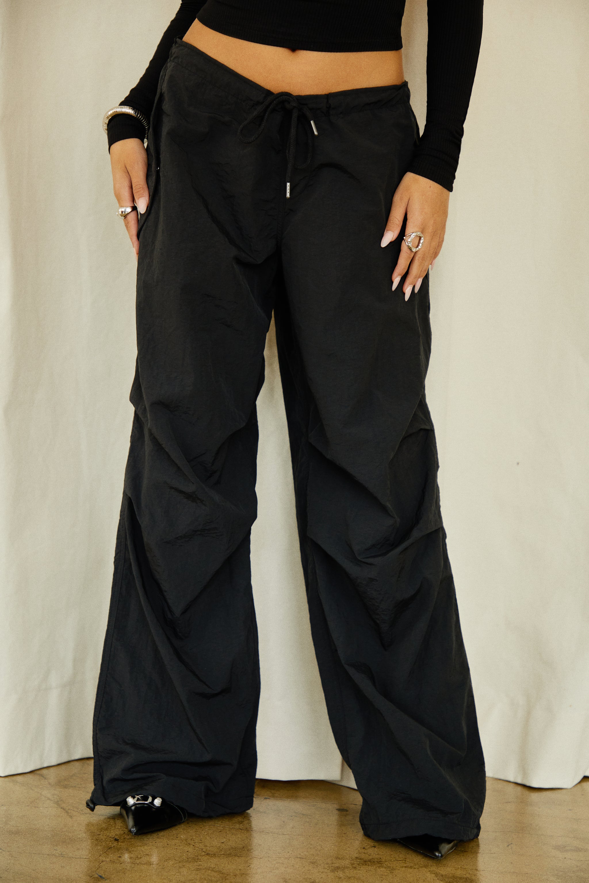 【新品】 grancy Button Layered Nylon Pants GRANCY Button Layered Design Nylon Pants Green S