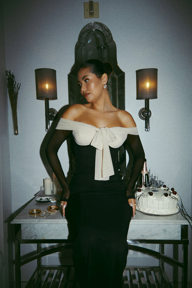 Load image into Gallery viewer, Off The Shoulder Dress
