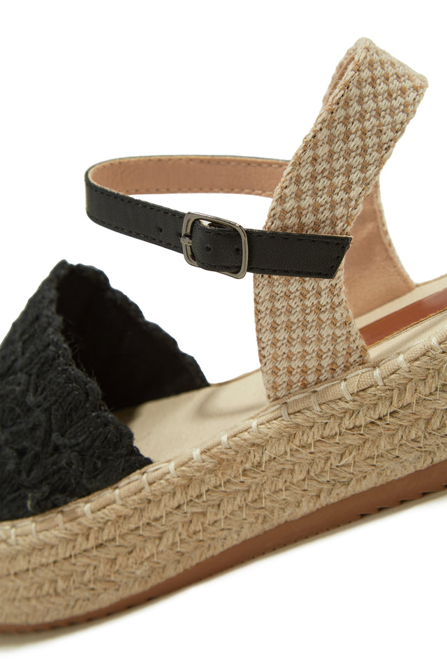 Load image into Gallery viewer, Nude and Black Strap Sandals
