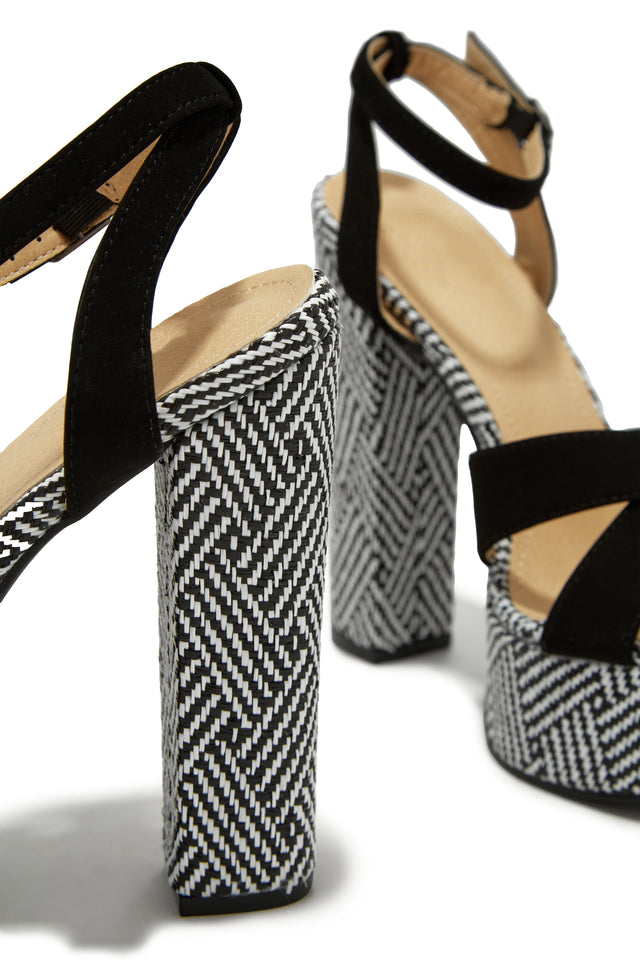 Load image into Gallery viewer, Black Heels
