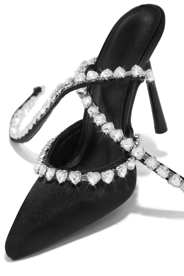 Load image into Gallery viewer, Black Embellished Pumps 
