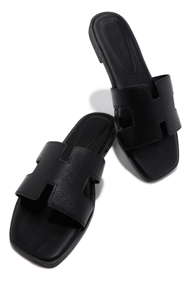 Load image into Gallery viewer, Elara Slip On Sandals - Black
