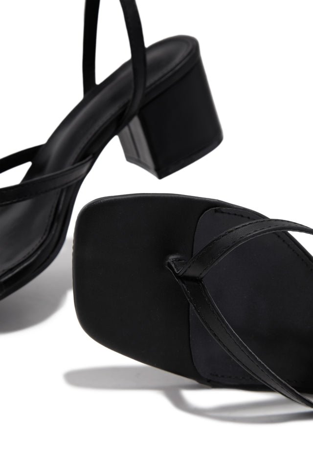 Load image into Gallery viewer, Letty Chunky Mid Heels - Black
