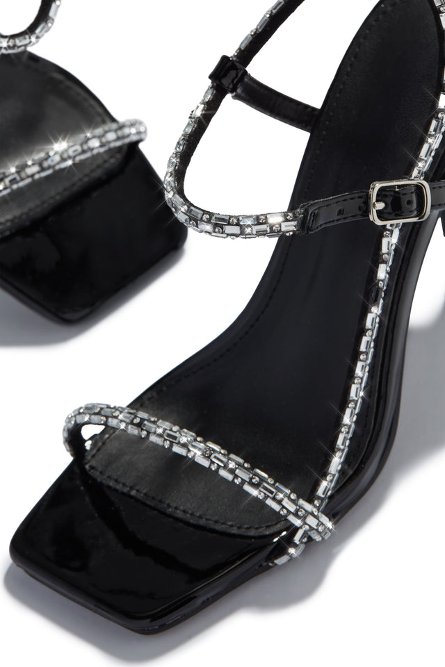 Load image into Gallery viewer, Black Single Sole Open Toe Heels
