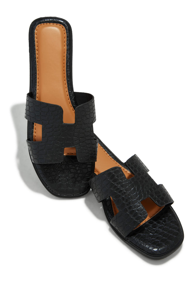 Load image into Gallery viewer, Byanka Slip On Sandals - Black
