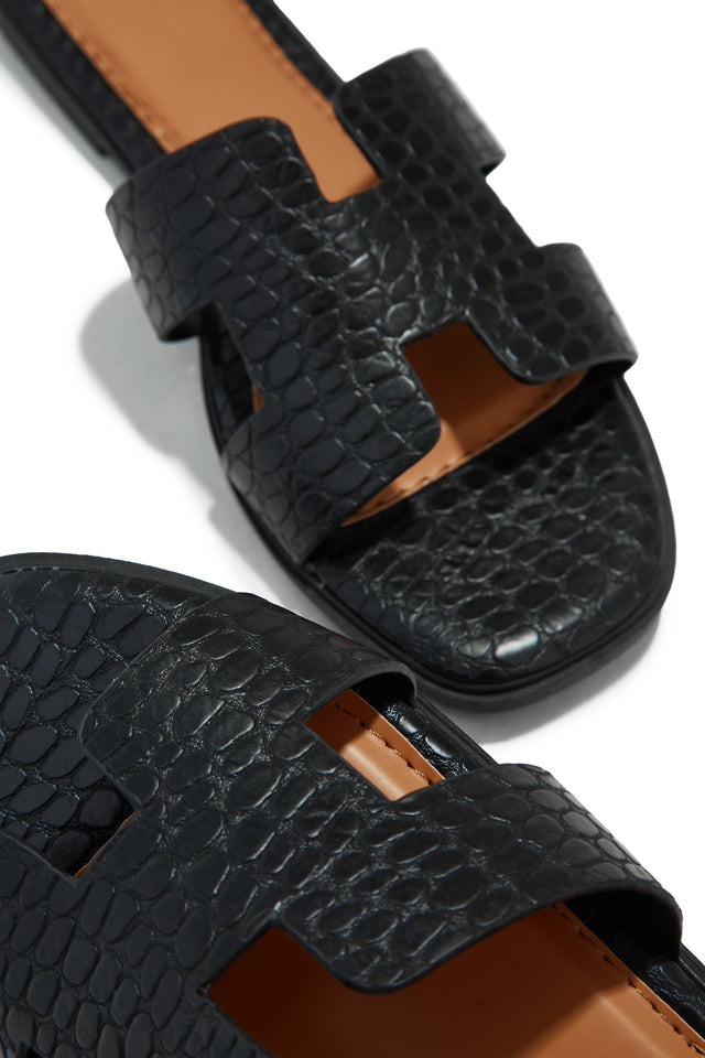 Load image into Gallery viewer, Byanka Slip On Sandals - Black
