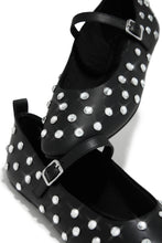 Load image into Gallery viewer, Black Round Toe Flats
