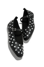 Load image into Gallery viewer, Black Closed Toe Embellished Flats
