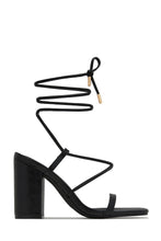 Load image into Gallery viewer, Black Chunky Heels
