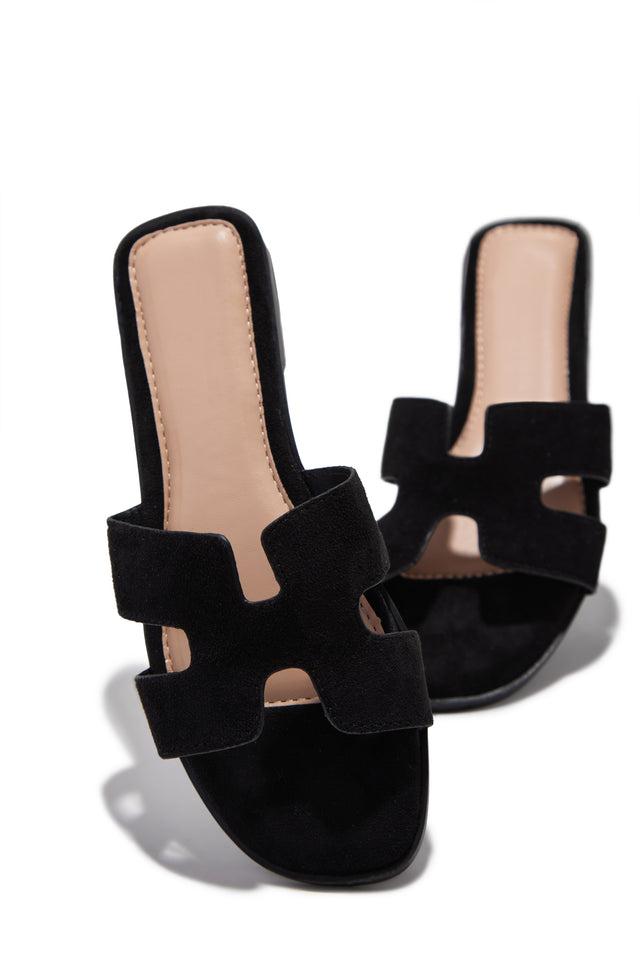Load image into Gallery viewer, Vacay Best Slip On Sandals - Black
