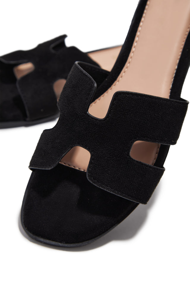 Load image into Gallery viewer, Vacay Best Slip On Sandals - Black
