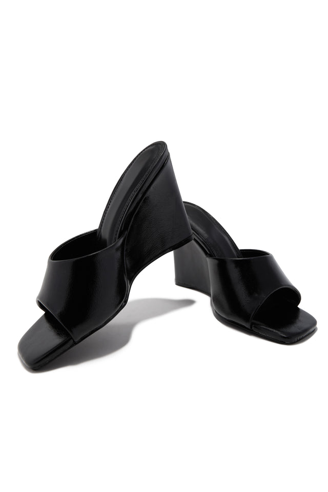 Load image into Gallery viewer, Izzie Slip On Wedge Mule Heels - Black
