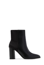 Load image into Gallery viewer, Madelyn Block Heel Ankle Boots - Black
