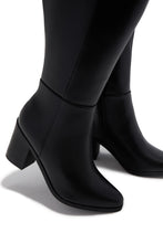 Load image into Gallery viewer, Draya Wide Fit Block Heel Boots - Black
