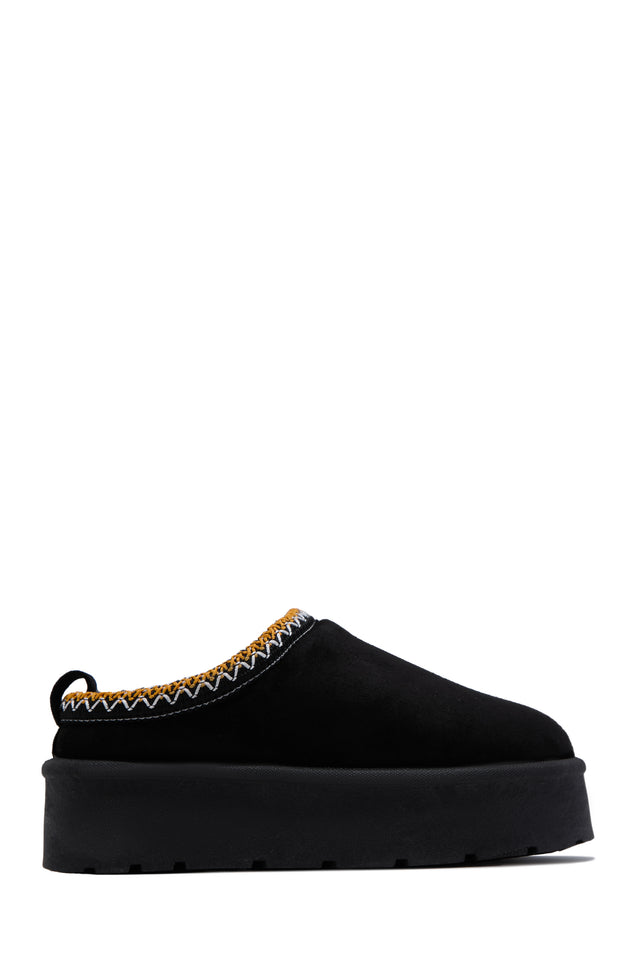Load image into Gallery viewer, Cozy Weather Slip On Platform Flats - Black
