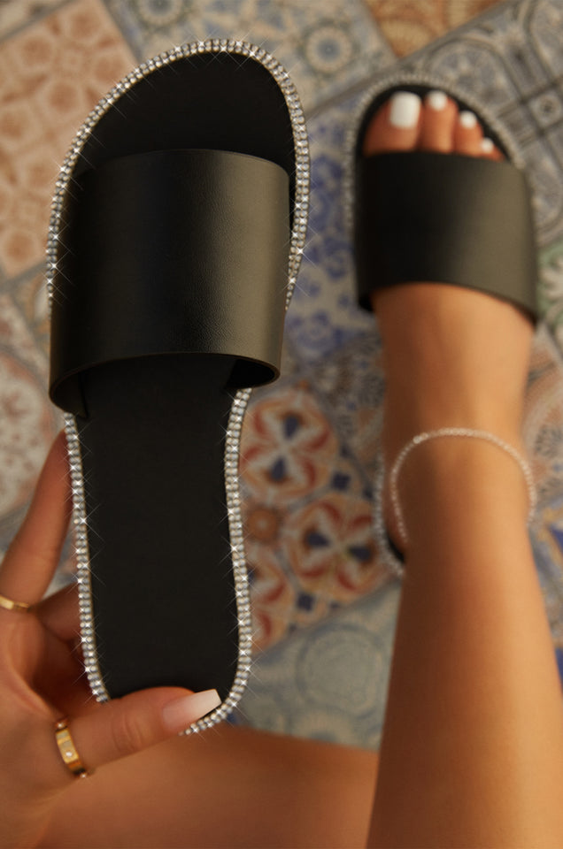 Load image into Gallery viewer, Resort Chic - Black

