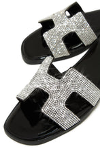 Load image into Gallery viewer, Black Slip On Sandals

