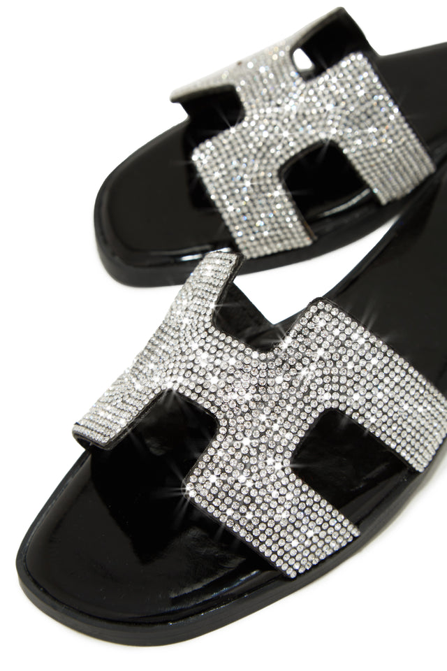 Load image into Gallery viewer, Black Slip On Sandals
