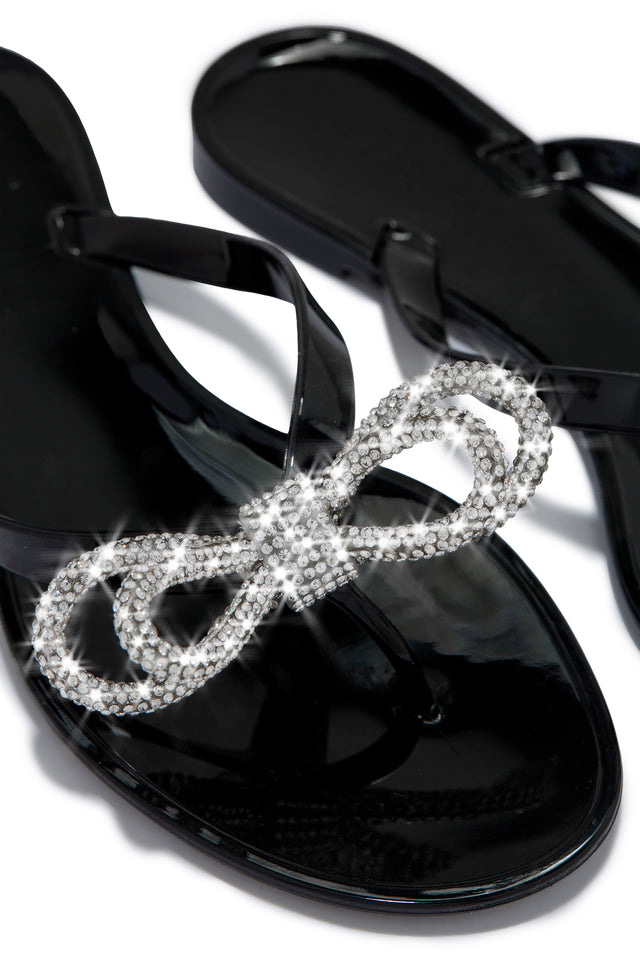 Load image into Gallery viewer, Black Thong Sandals
