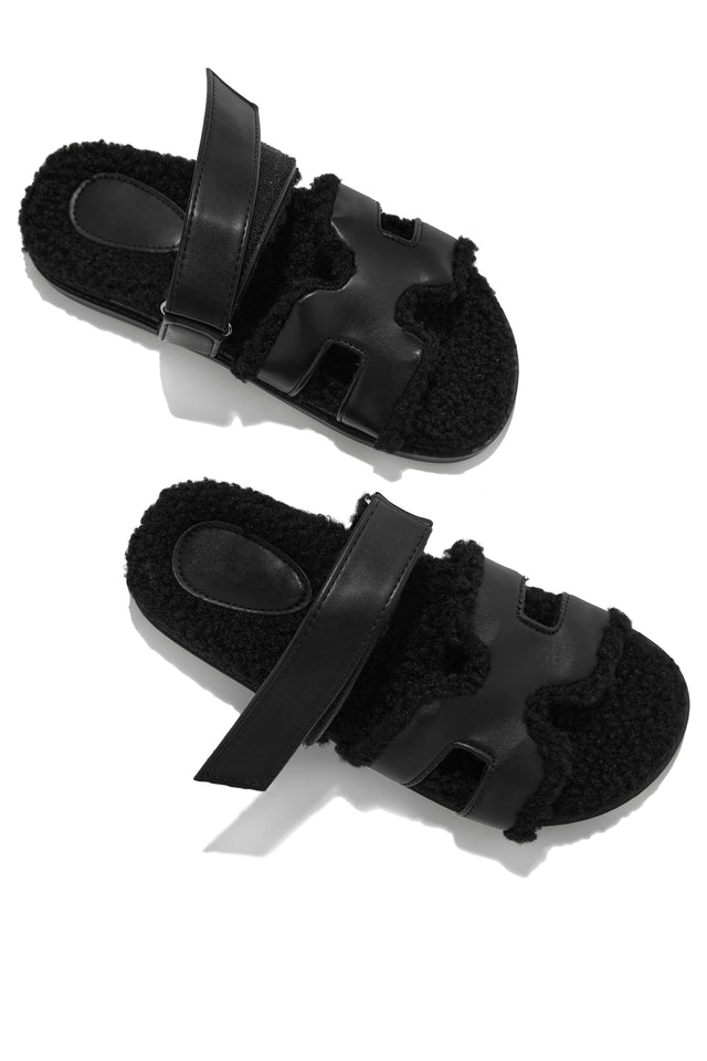 Load image into Gallery viewer, Black Slip On Sandals
