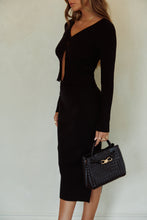 Load image into Gallery viewer, Black Knit Set Styled with Black Bag
