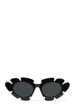 Load image into Gallery viewer, Weekend Flirt Unique Standout Frame Sunglasses - Black

