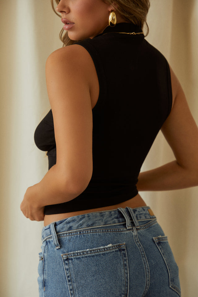 Load image into Gallery viewer, Sleeveless Black Top
