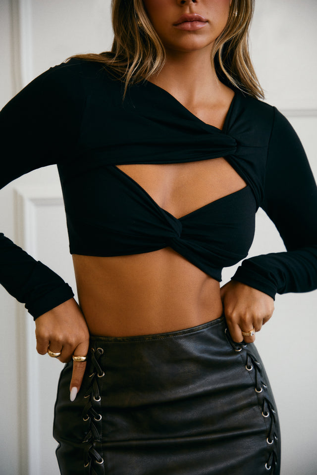 Load image into Gallery viewer, Cutout Front Black Crop Top
